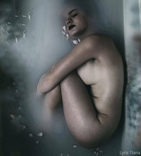 lyrictiana star high quality pic