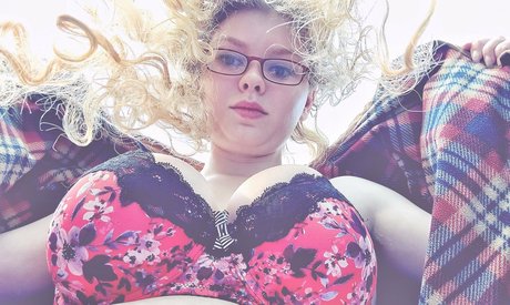 lyrictiana star erotic pic