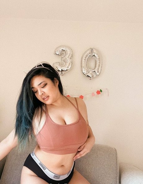 itsakidearest nudes model images