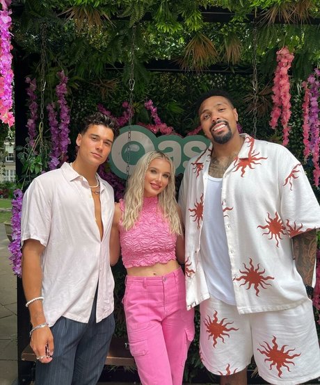 Helen Flanagan pornstar hot images