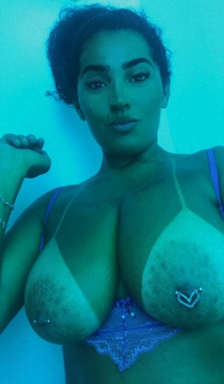 Luanna Becker erotic model pictures