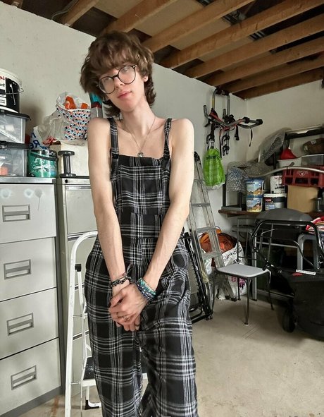 castielfree pretty actress archive