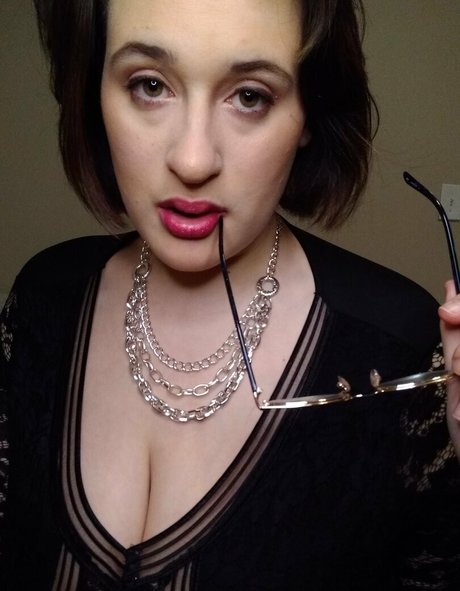 evelynmusefree erotic actress picture