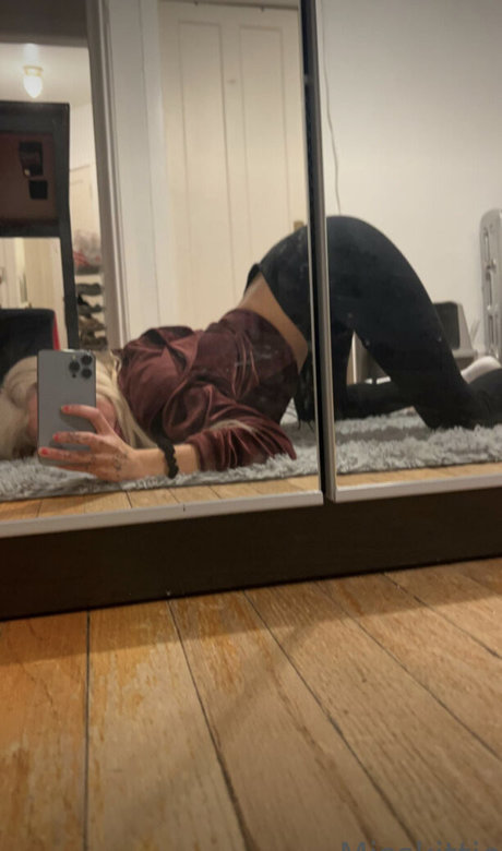 Allieesaur model xxx pic