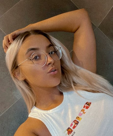 Lavender Baj pornstar nice img