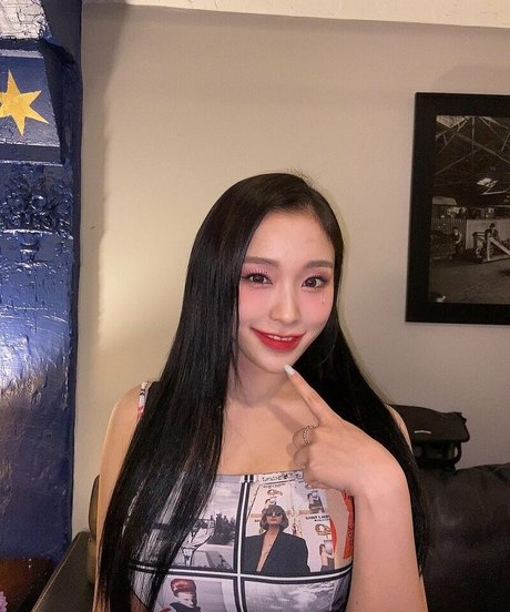 fingering pussy onlyfans hot picture