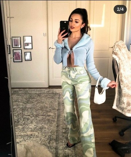 Sonia Ferraro model sex img