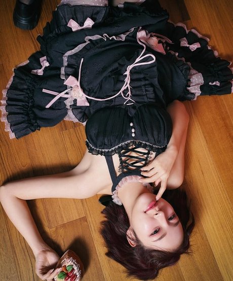 toriis me model nudes picture