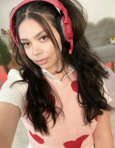 Adeptthebest hd actress photos