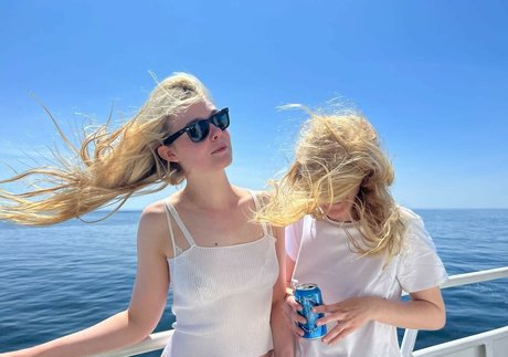 Dakota Fanning pornstar naked image