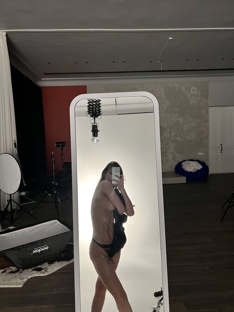 Toma Efremova star nudes galleries