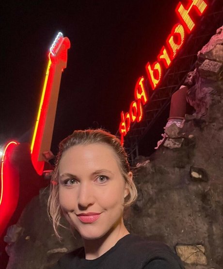 Taylor Tomlinson pornstar xxx img