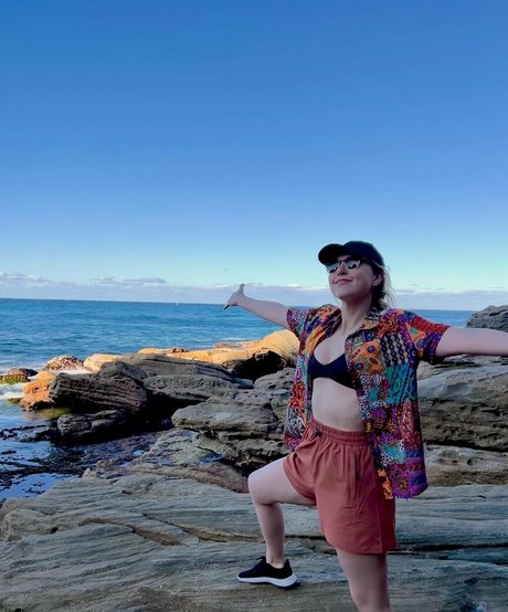 Taylor Tomlinson nice pornstar galleries