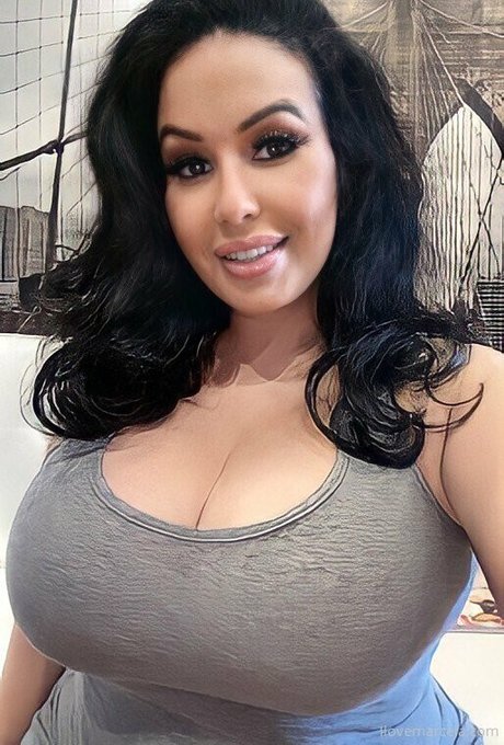 latinamilfnyc erotic pornstar picture