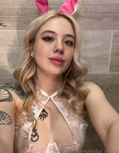 milla snake star hot pics