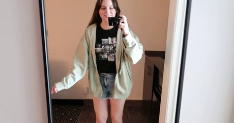 SarahKey nude star picture