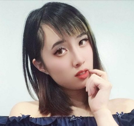 hinacchi free beautiful model pics