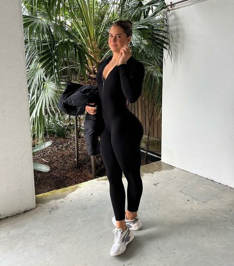 Desi Johnson sexy star image