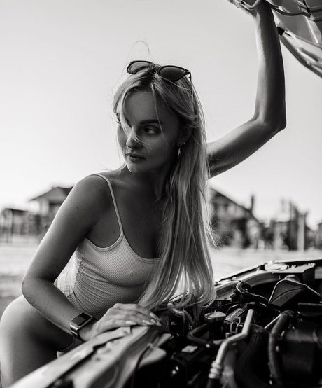 Sophie Katssby xxx actress image