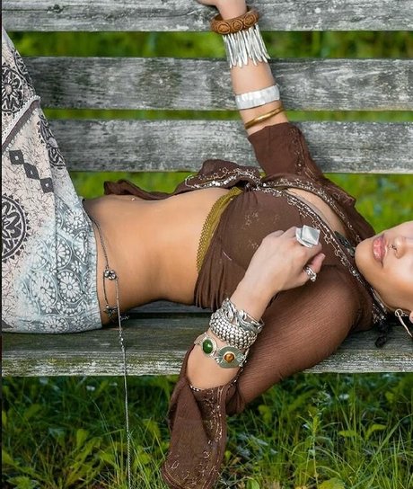 Aaliyeezy exclusive actress picture