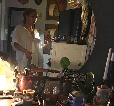 Aaliyeezy Profile pic