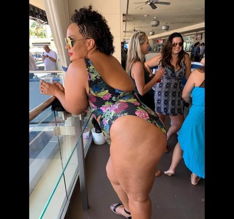 Nia Jax beautiful pornstar photos