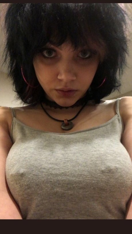 Guttergirlgab nude pornstar pics