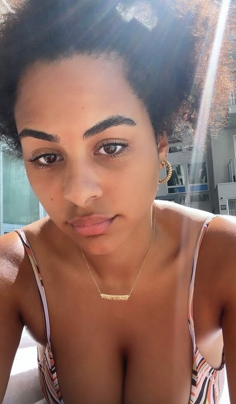 Raina Morris erotic pornstar image