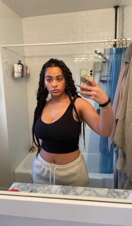 Raina Morris pretty pornstar picture