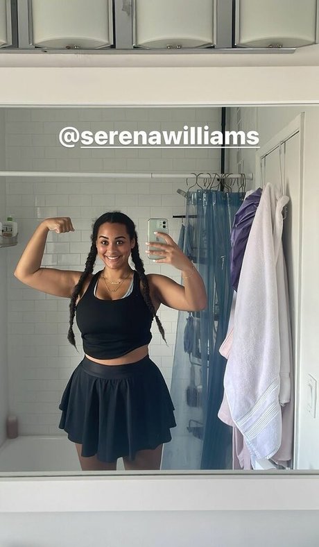 Raina Morris hot star galleries