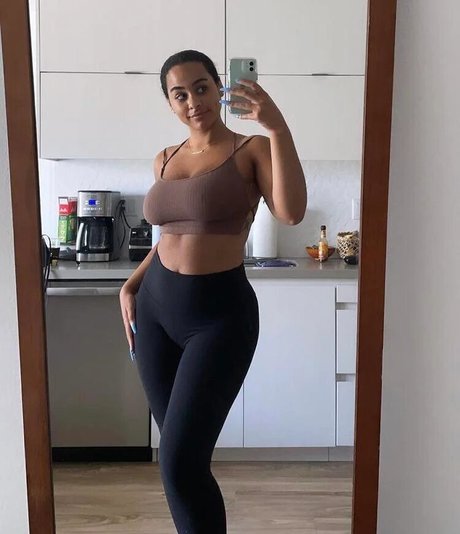 Raina Morris exclusive pornstar image