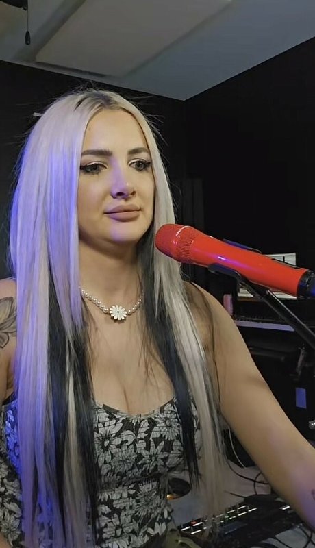 Addie Nicole Amick pornstar nude pic