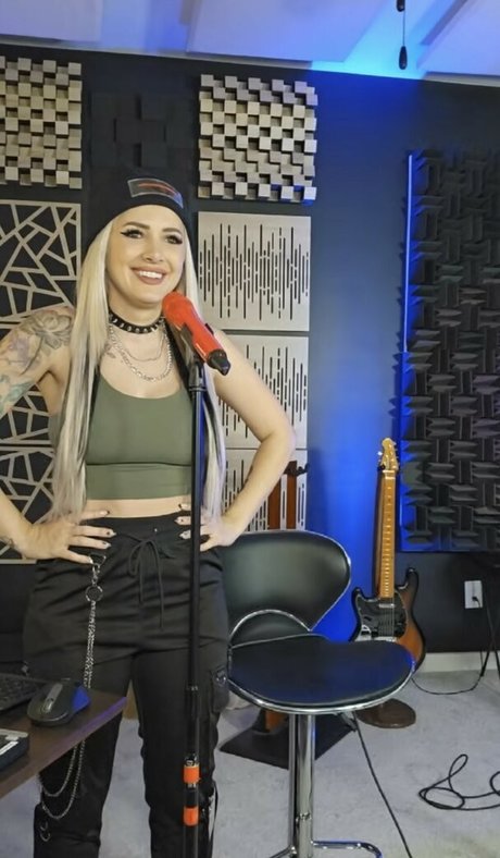 Addie Nicole Amick Profile pic