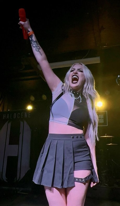 Addie Nicole Amick model top galleries