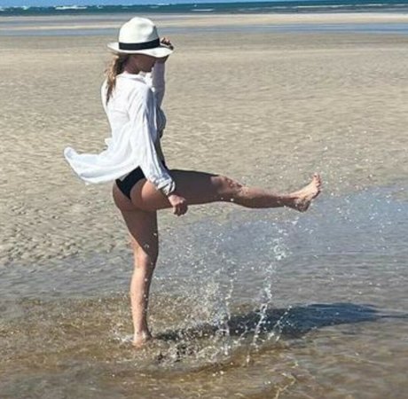 Mariana Ximenes nude star image