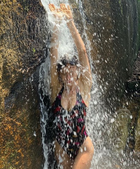 Mariana Ximenes hd actress img