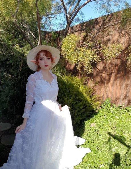 elefire the elf model perfect picture