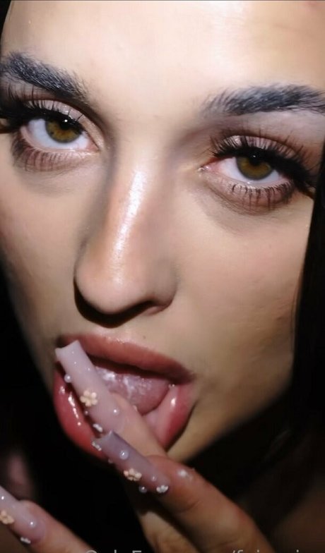 fairyaire nude model img