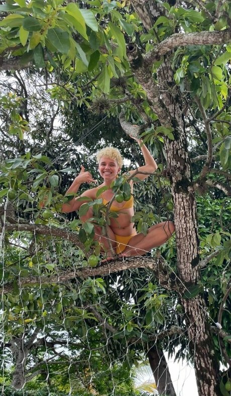 Bruna Linzmeyer exclusive pornstar images