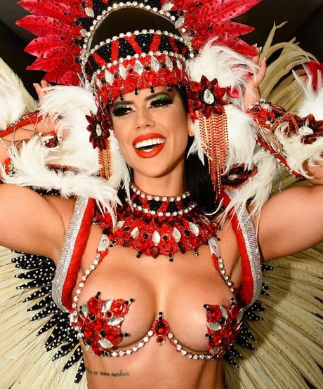 Larissa Tomasia adult actress gallery