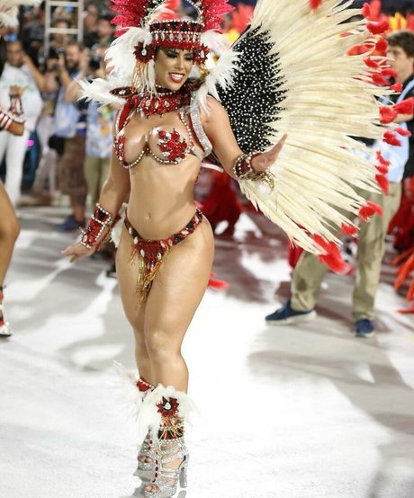 Larissa Tomasia model nudes galleries