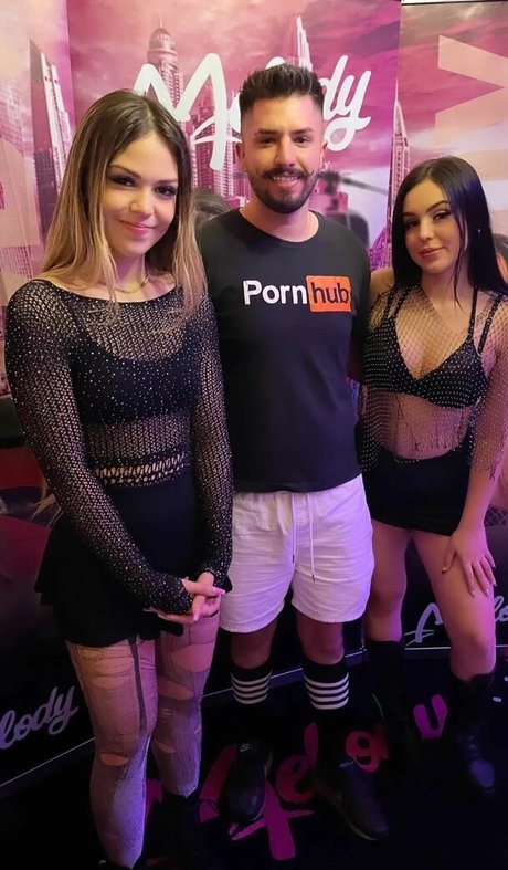 Bella Angel Dezoitou model naked pics