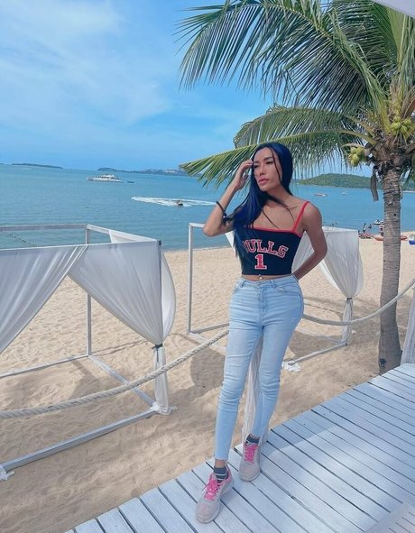 ladyboymos model erotic picture