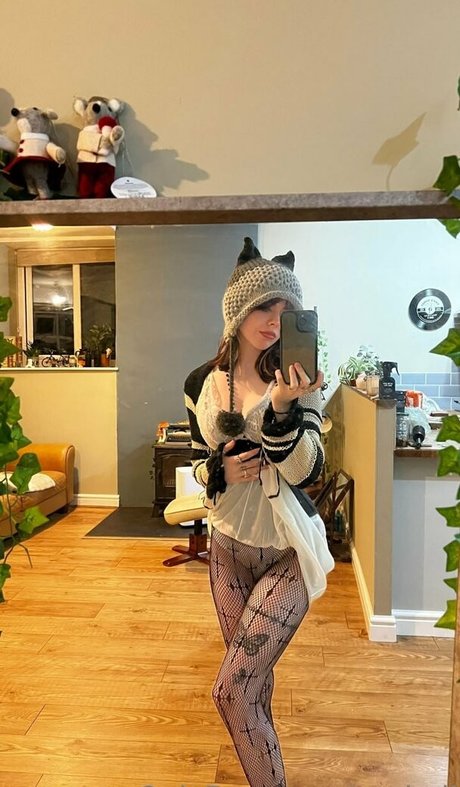 Zee Hell pornstar nudes photo