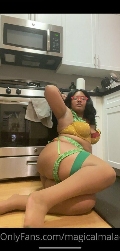 magicalmaladyfree model top pic