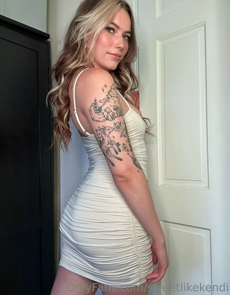 sweetlikekendi model naked images