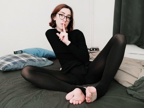 jenissenj nudes model image