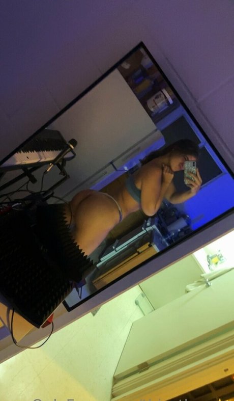 Thiccthugga star exclusive pic