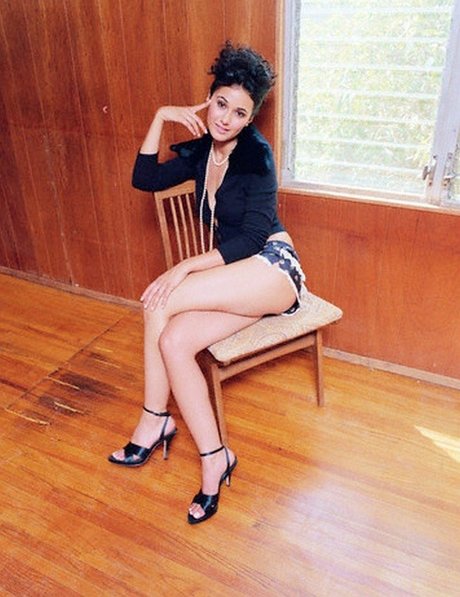 Emmanuelle Chriqui nice pornstar image