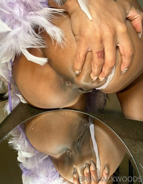 Briabackwoods pretty model photo